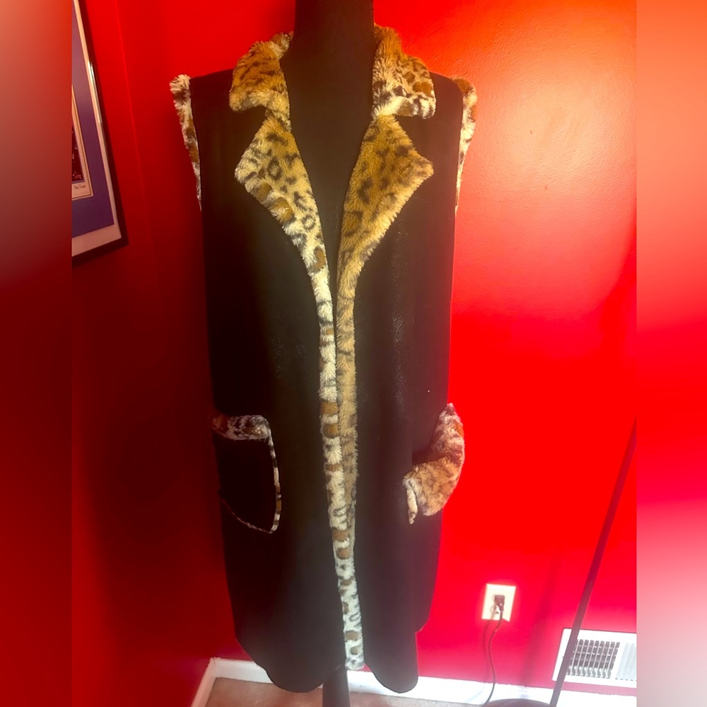 Italian 2 Pocket Waterfall Leopard Print Faux Fur Suede Vest